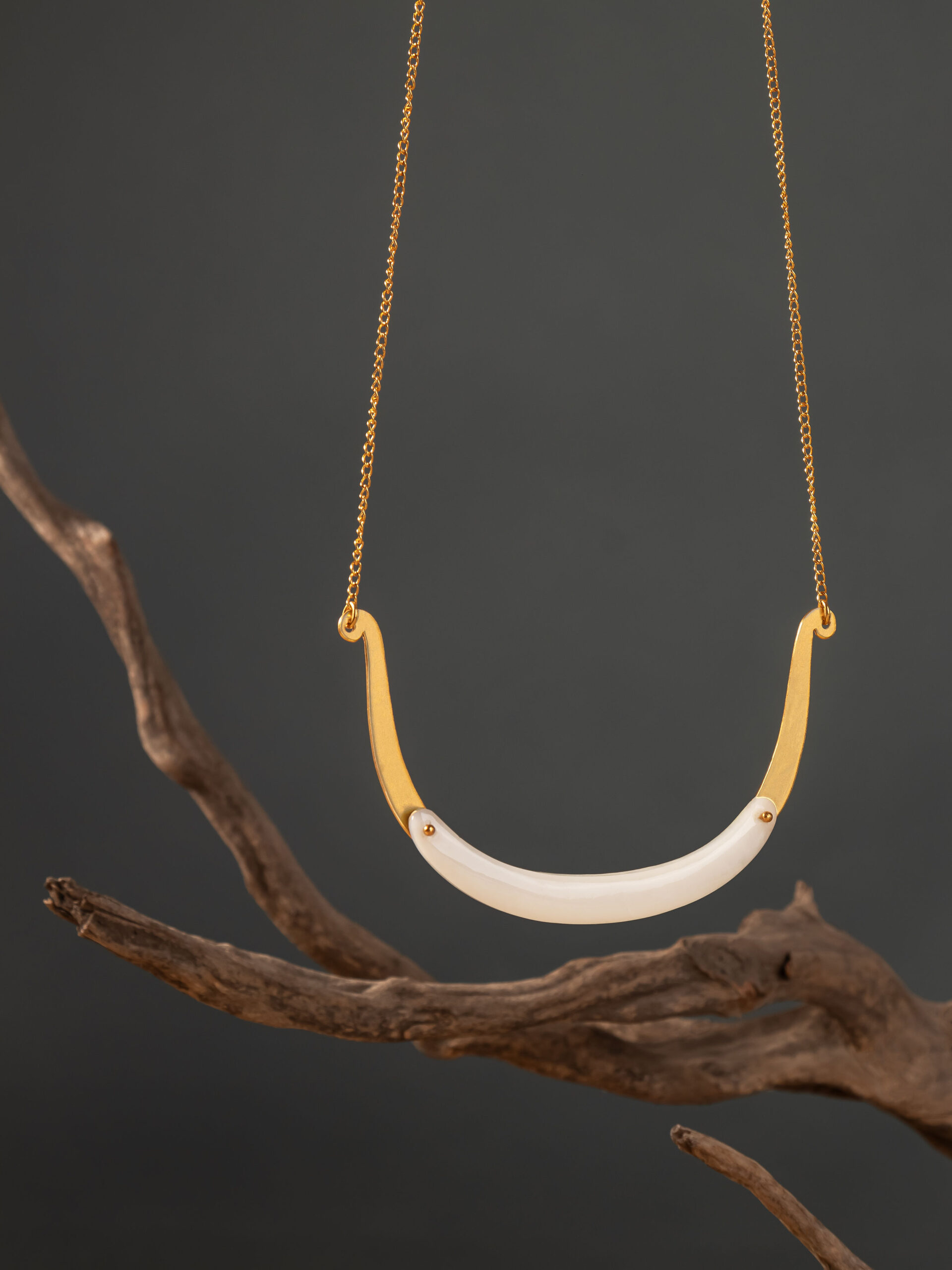 White Hasli Necklace